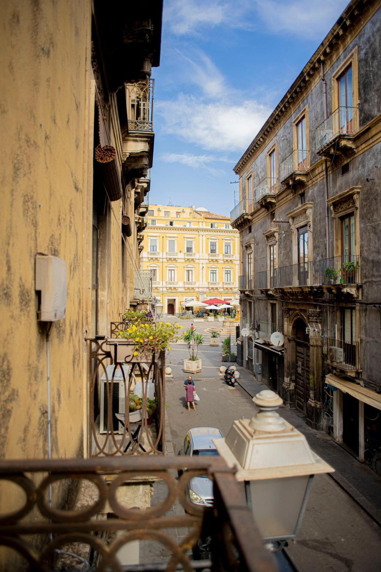 Mitha'S Rooms Catania Exterior foto