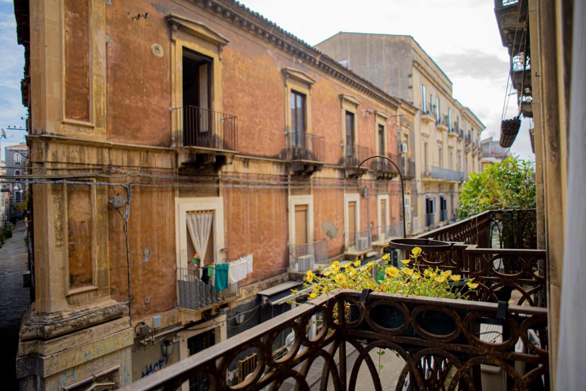 Mitha'S Rooms Catania Exterior foto