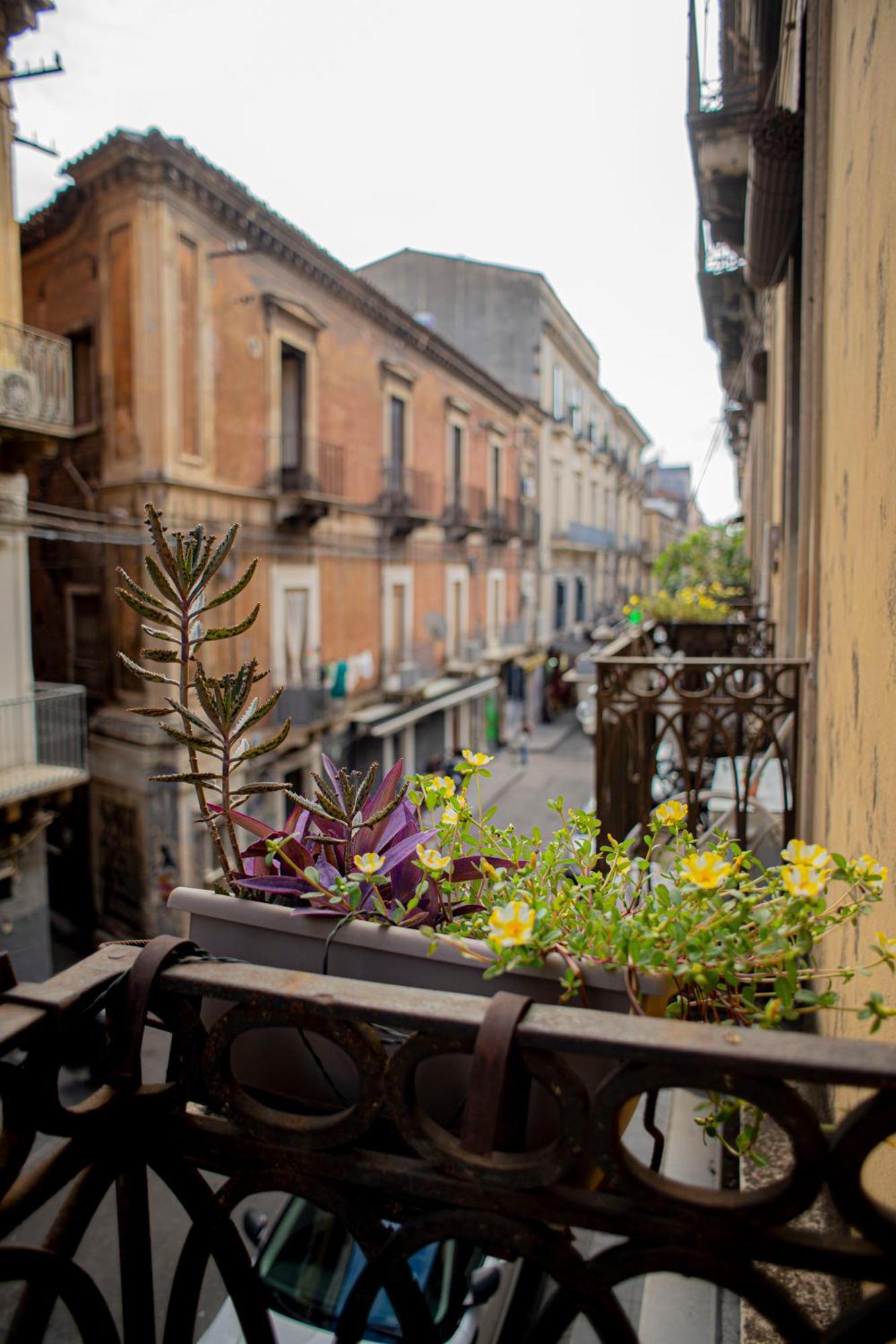 Mitha'S Rooms Catania Exterior foto